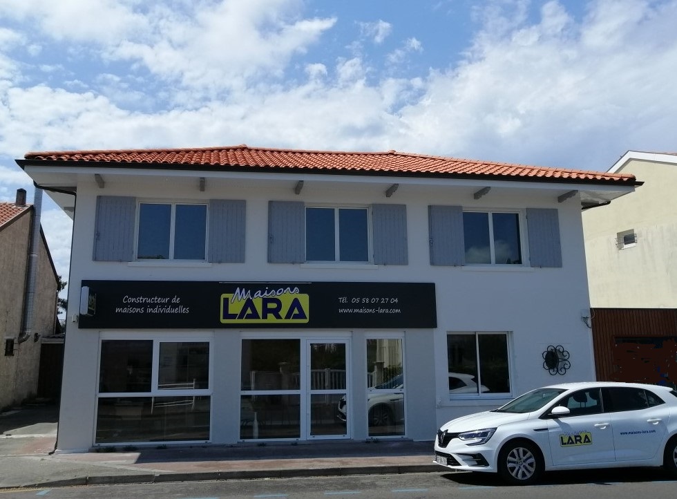 Réalisation de MAISONS LARA