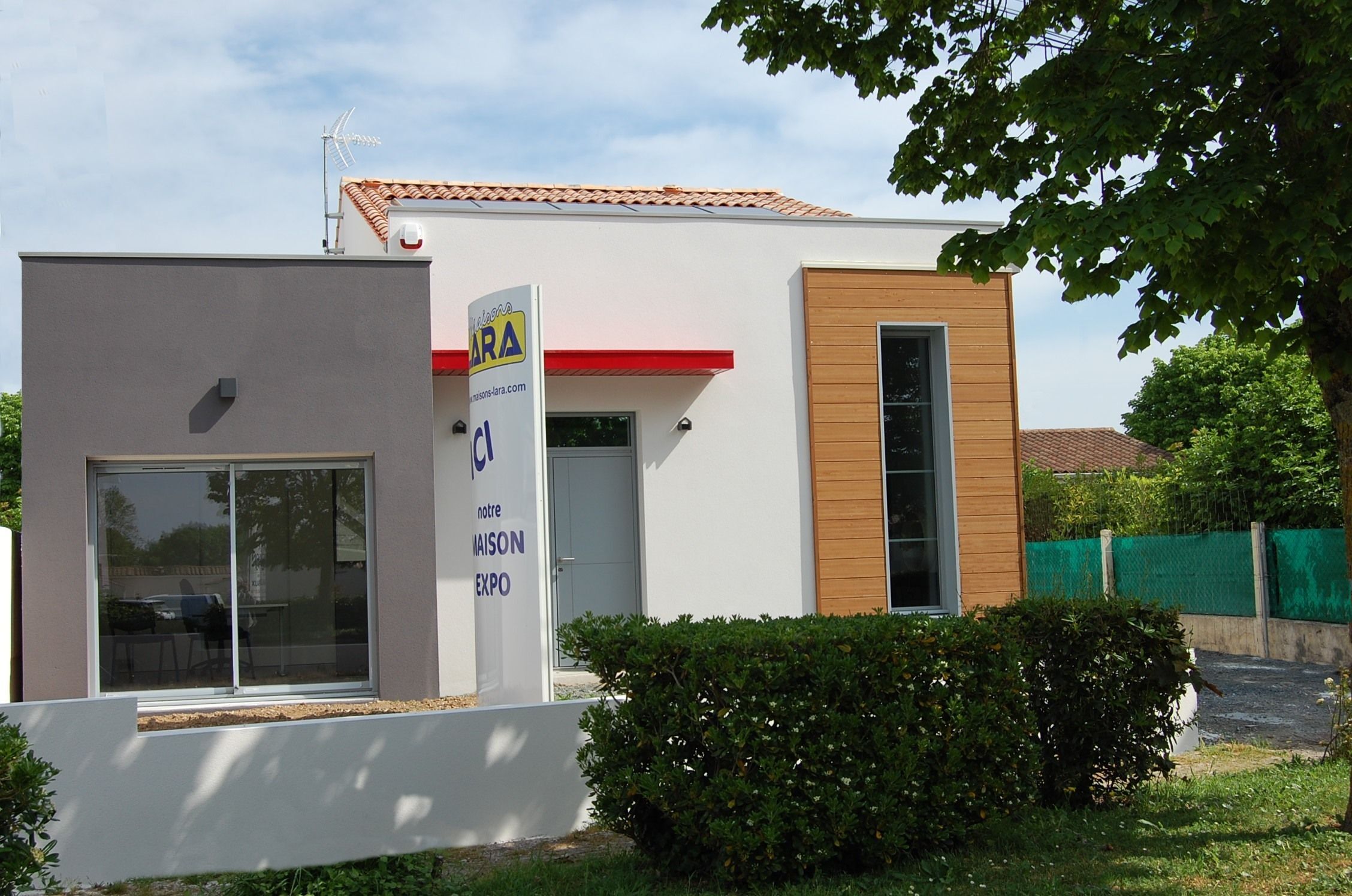 Réalisation de MAISONS LARA