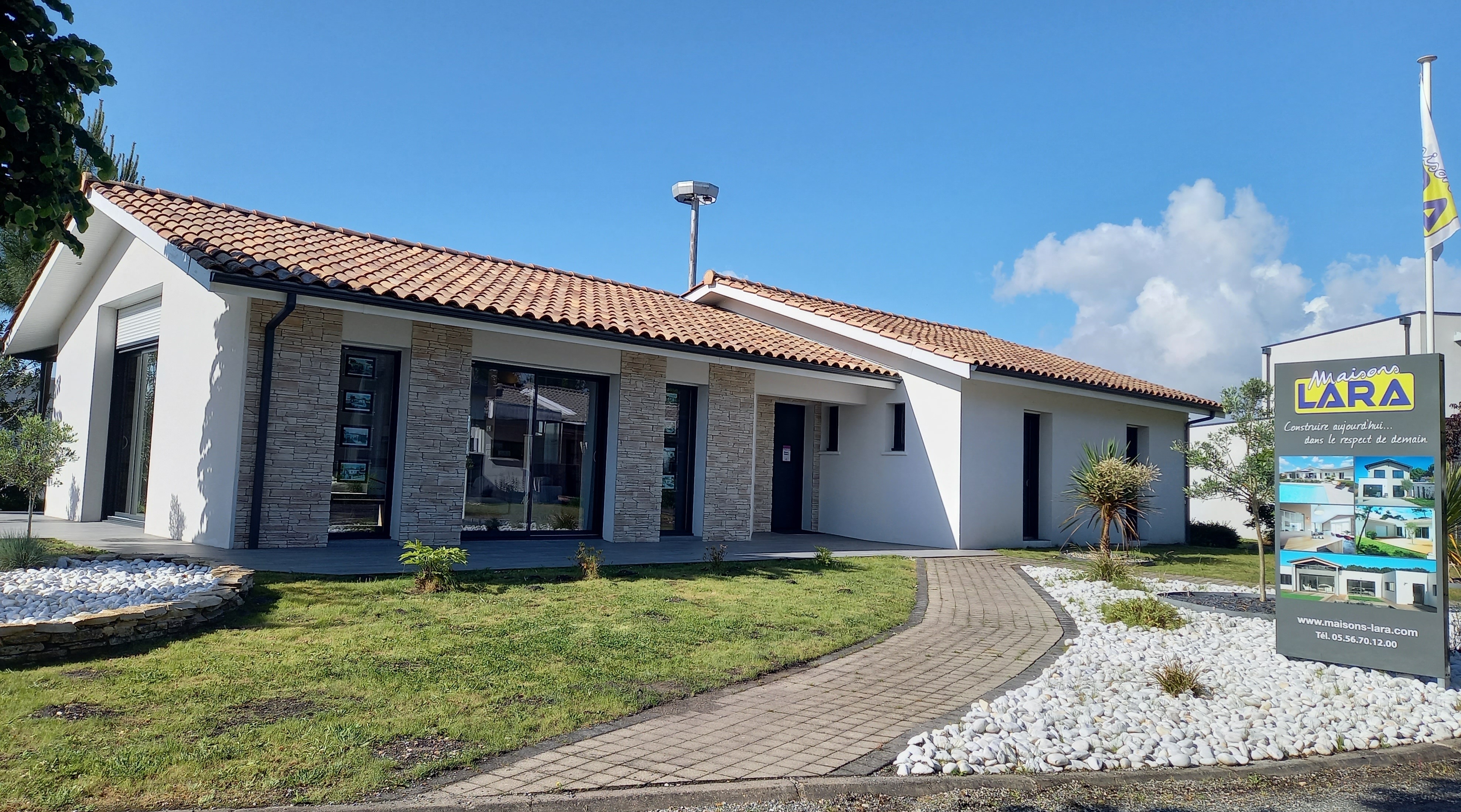 Réalisation de MAISONS LARA