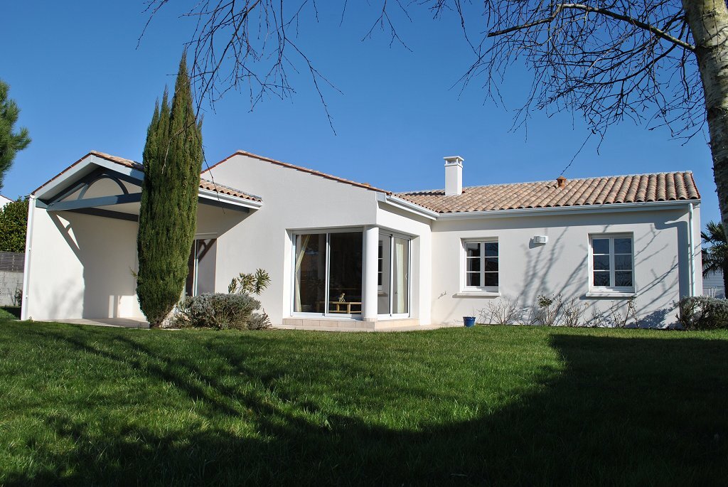 Réalisation de MAISONS LARA