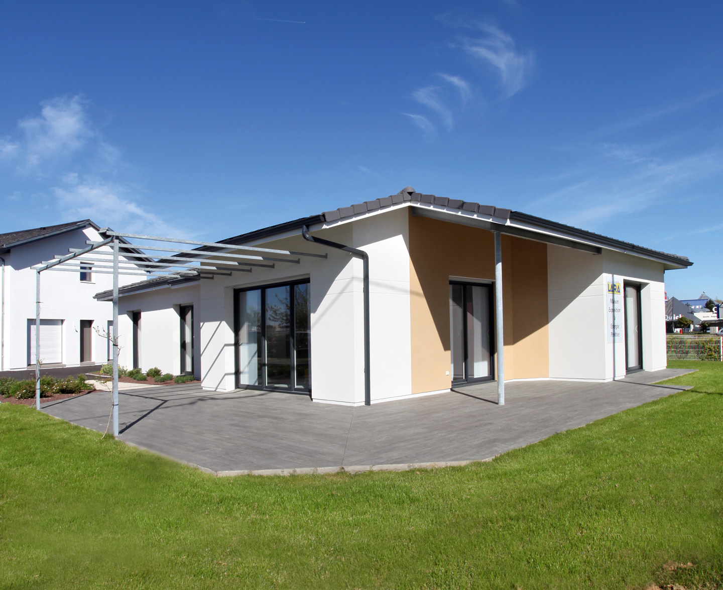Réalisation de MAISONS LARA